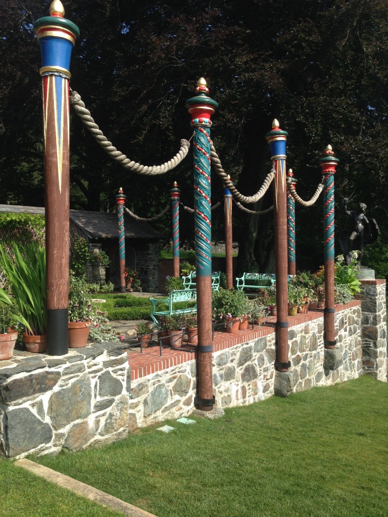 Garden "fence" inspired by Venice