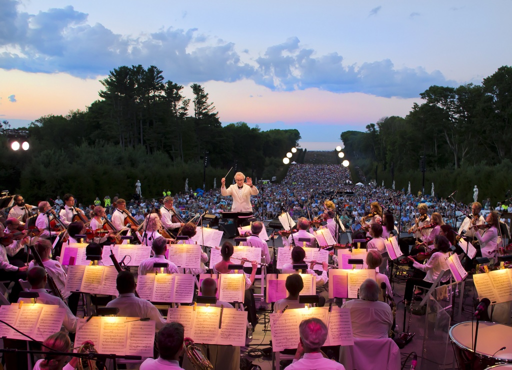 Boston Pops at Crane's Estate in Ipswich, Mass. Saturday, Aug. 6, 2016. (Photo by Winslow Townson) Conductor: Robert Bernhardt Soloist: Megan Hilty